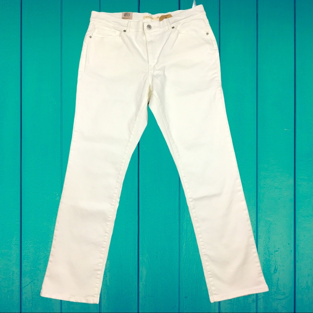 NWT White Levi’s Classic Straight Jeans Size 14
